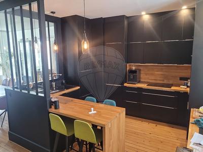 Maison - 310 m² - 12 pièces