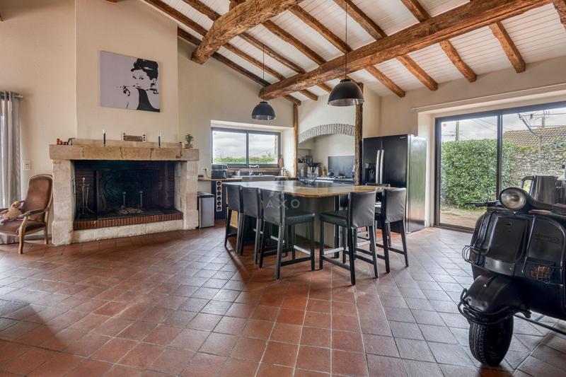 Maison - 243 m² - 7 pièces