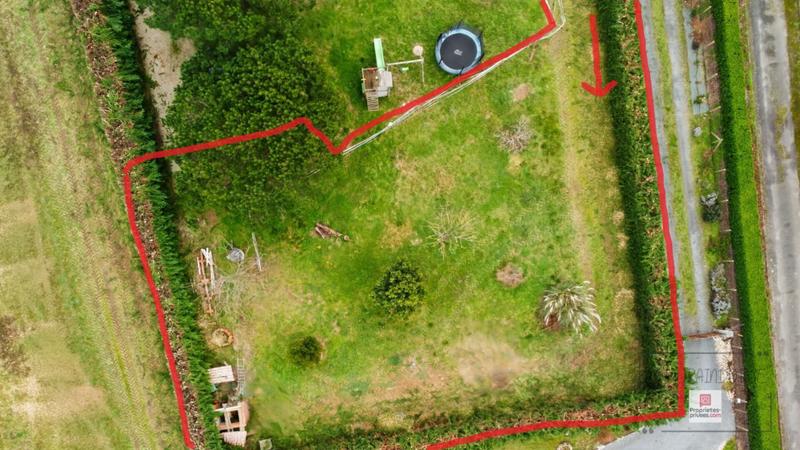 Terrain constructible - 973 m²