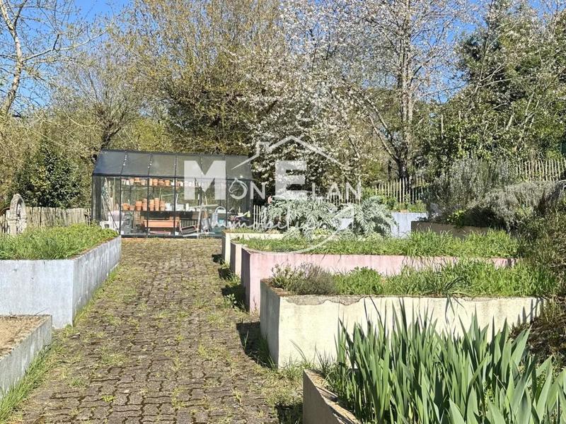 Propriété - 213 m² - 8 pièces