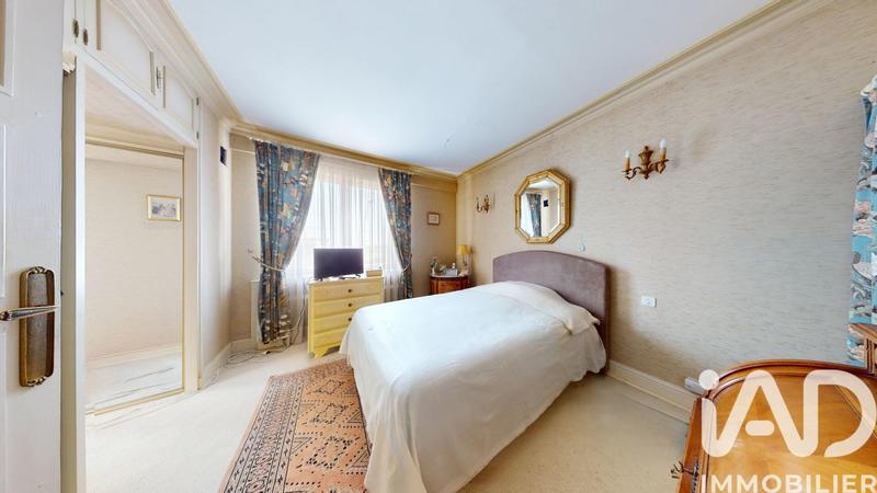 Maison de ville - 201 m² - 8 pièces