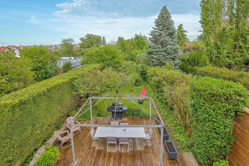 Maison - 200 m² - 7 pièces