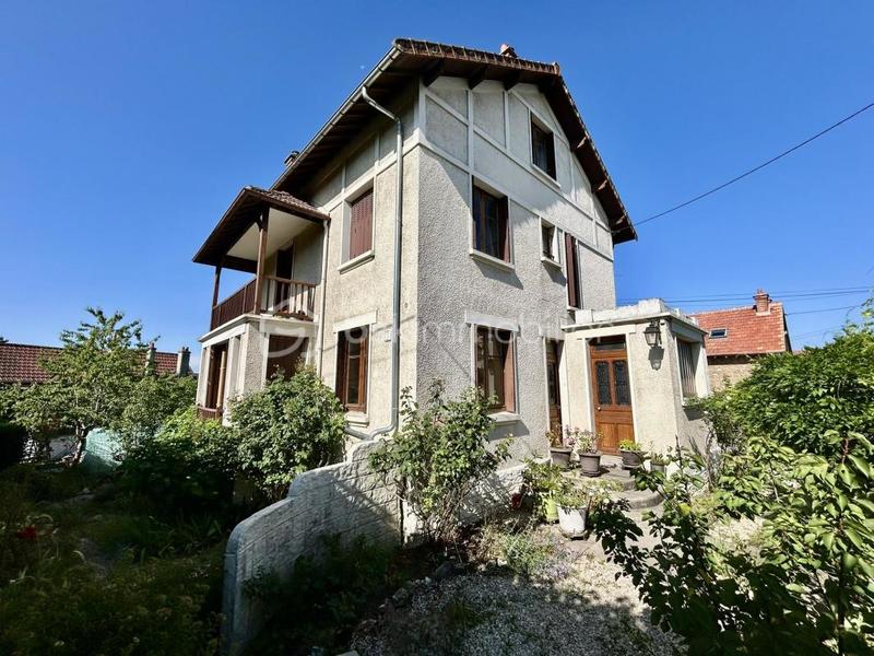 Maison - 170 m² - 7 pièces