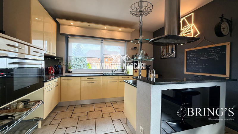 Maison - 180 m² - 6 pièces