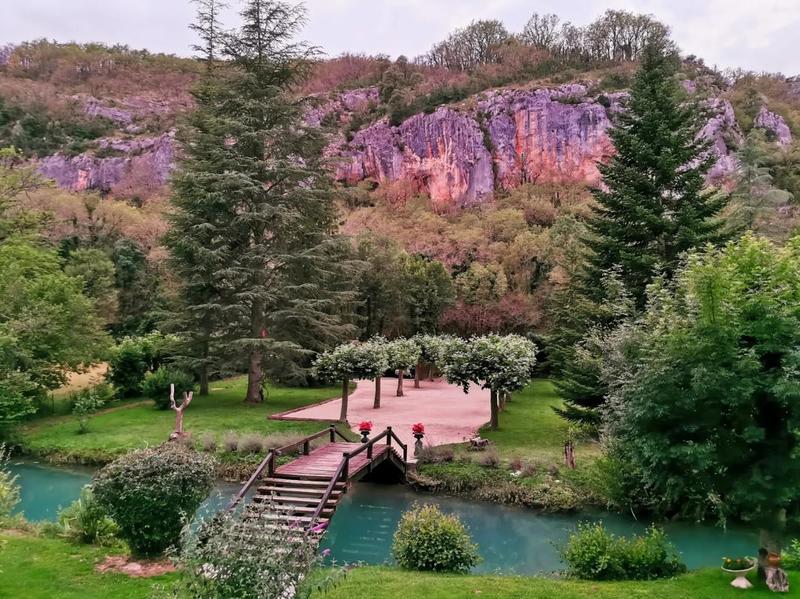 Moulin - 390 m² - 9 pièces