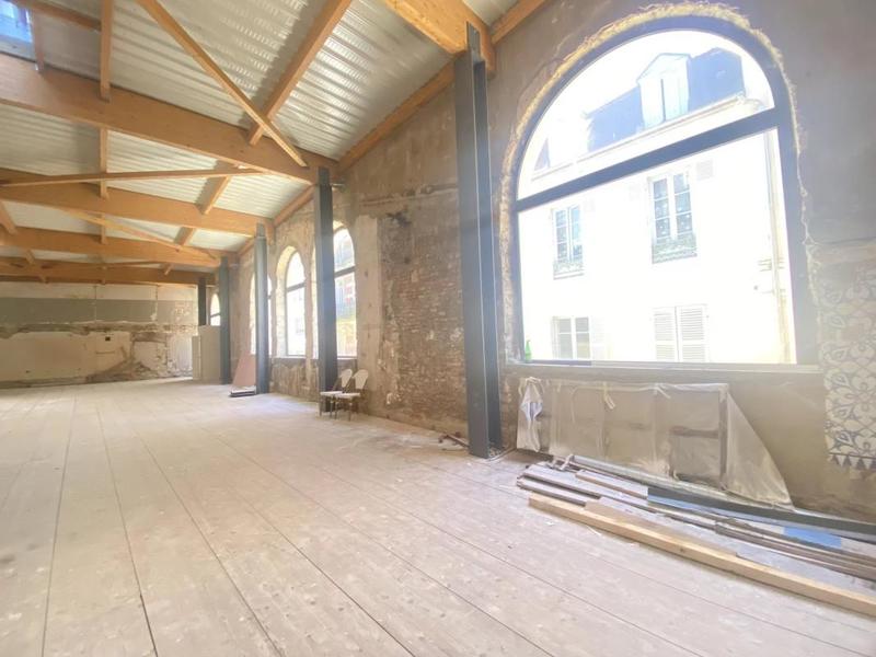 Local commercial - 246 m² - 1 pièce