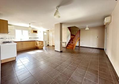 Maison - 93 m² - 4 pièces