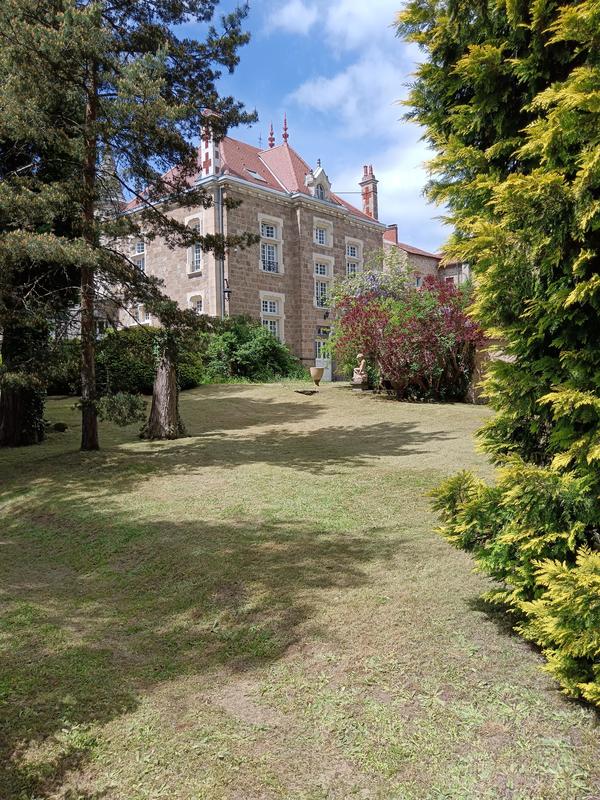 Demeure - 217 m² - 11 pièces