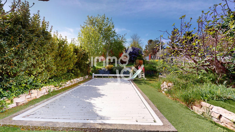 Maison - 181 m² - 8 pièces