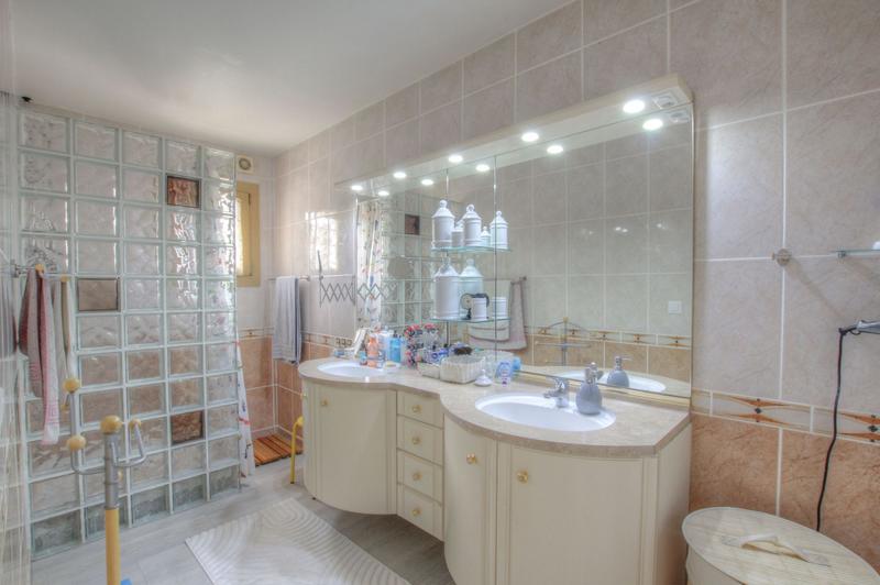 Maison - 142 m² - 6 pièces