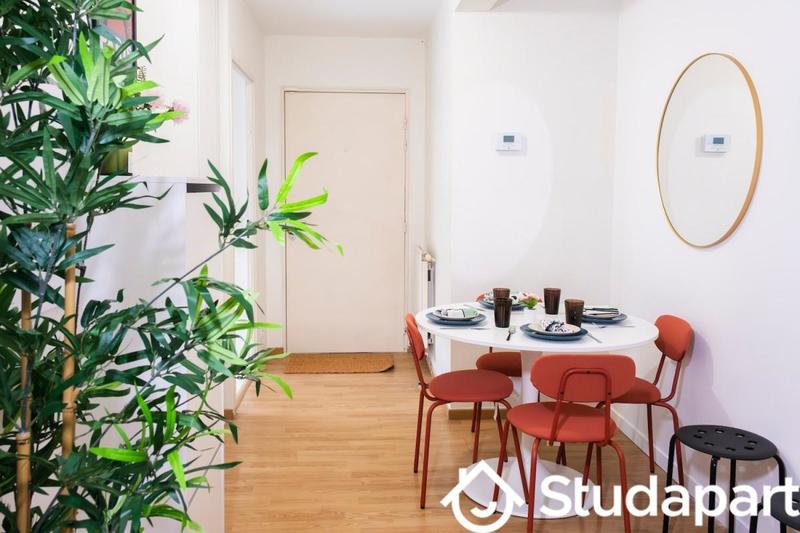 Chambre - 9 m² - 1 pièce