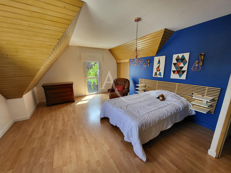 Maison - 180 m² - 7 pièces