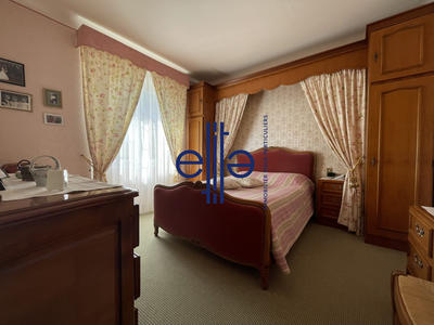 Maison - 244 m² - 10 pièces