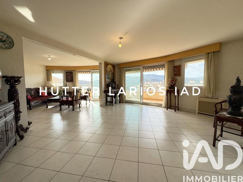 Appartement - 110 m² - 5 pièces