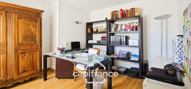 Maison - 202 m² - 7 pièces