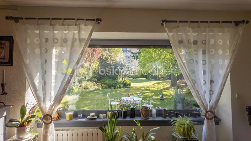 Propriété - 283 m² - 7 pièces