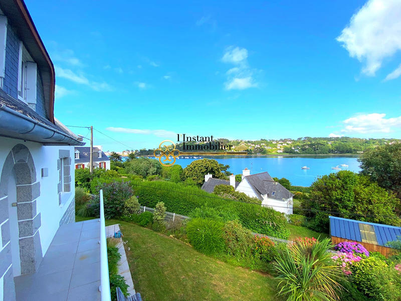 Maison - 205 m² - 9 pièces