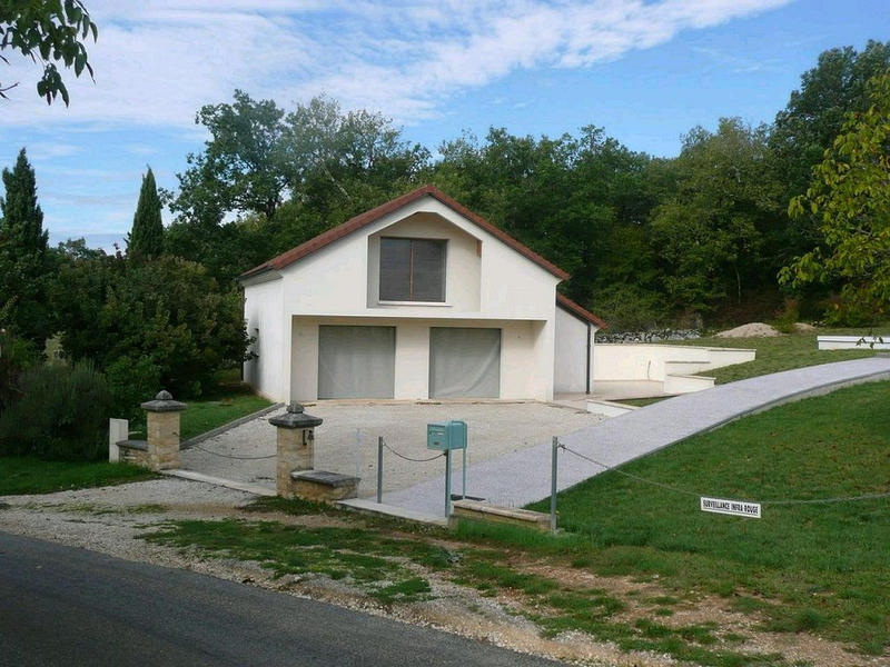 Maison - 240 m² - 6 pièces