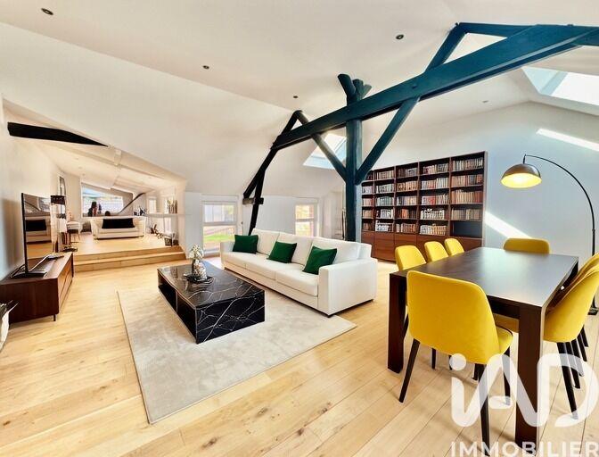 Maison - 300 m² - 7 pièces