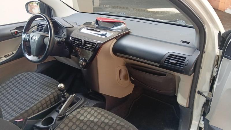 Toyota iQ 1.0 Vvt-I 68 2