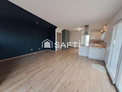 Maison - 93 m² - 5 pièces