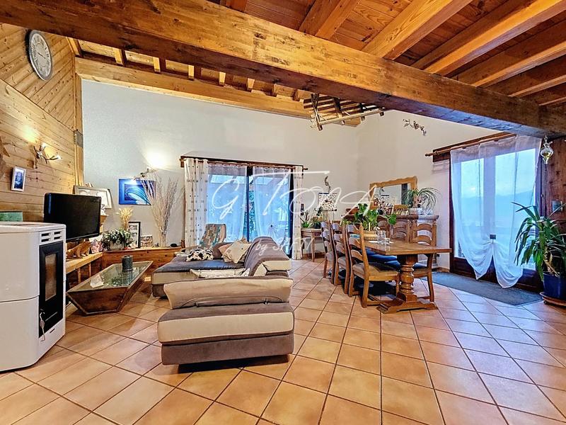 Maison - 186 m² - 6 pièces