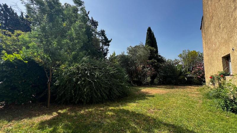 Maison - 427 m² - 11 pièces