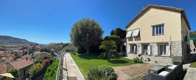 Villa - 170 m² - 6 pièces