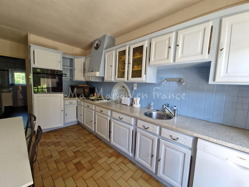 Maison - 420 m² - 12 pièces