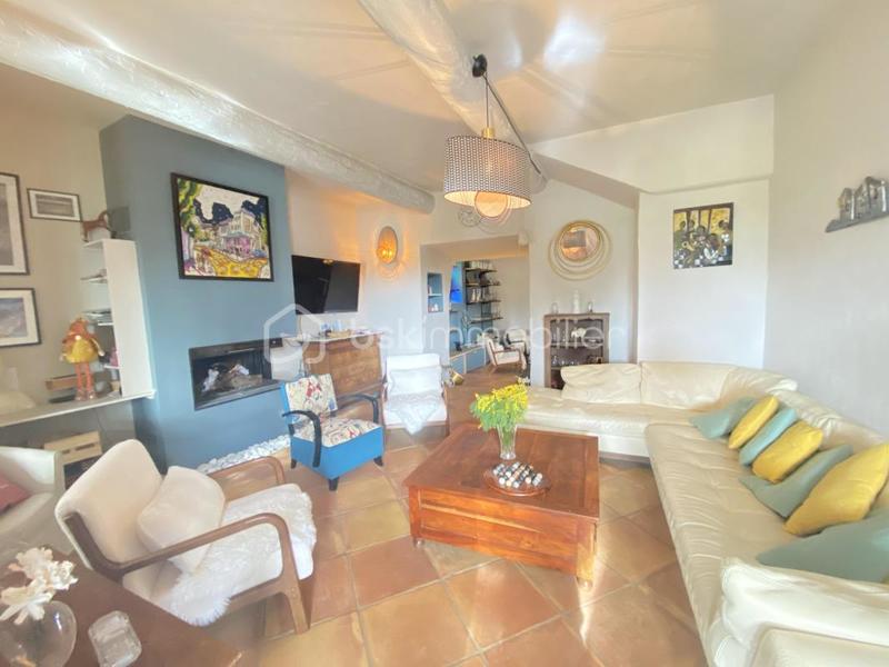 Maison - 220 m² - 6 pièces