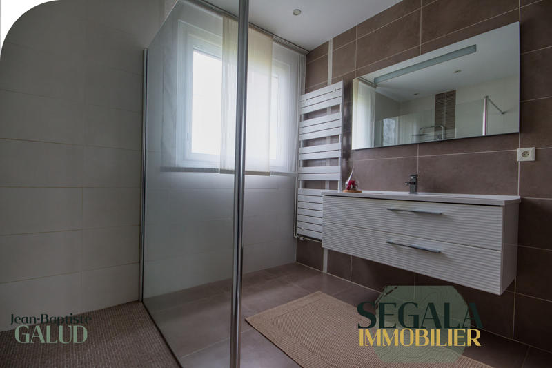 Maison - 180 m² - 4 pièces