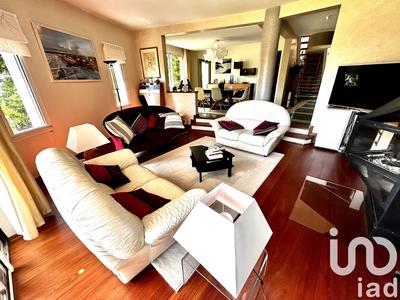 Maison - 250 m² - 10 pièces