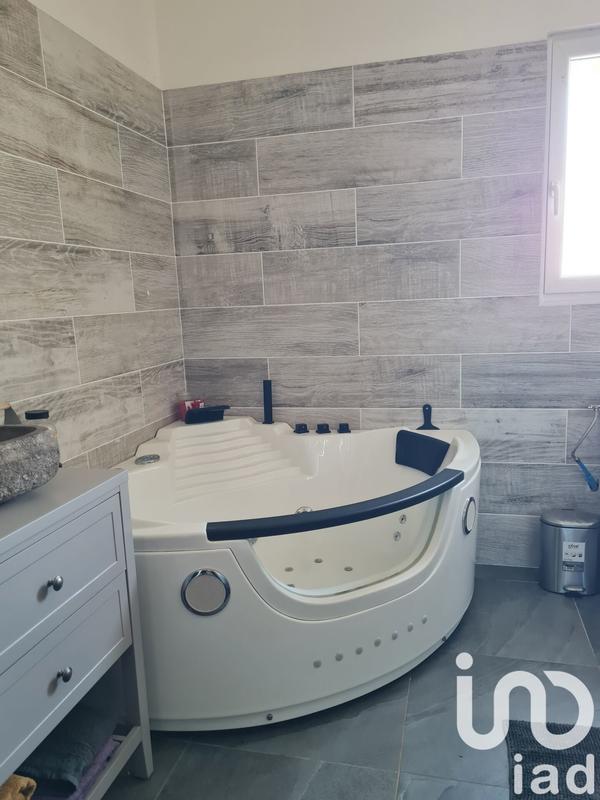 Maison - 370 m² - 9 pièces