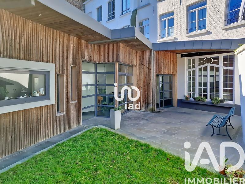 Maison - 244 m² - 10 pièces