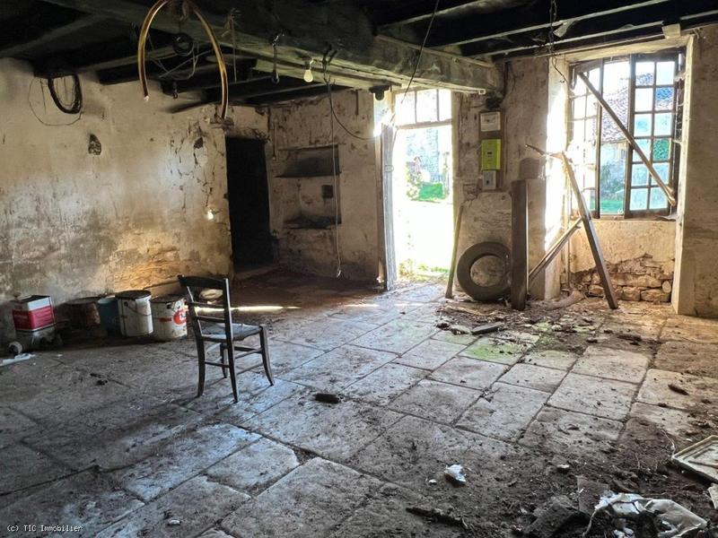 Maison en pierre - 72 m² - 2 pièces