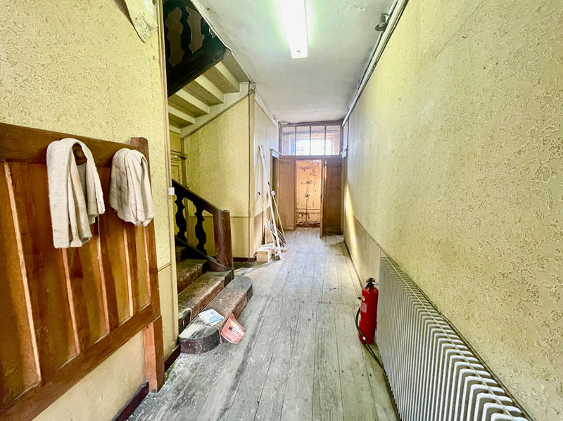 Maison - 307 m² - 7 pièces