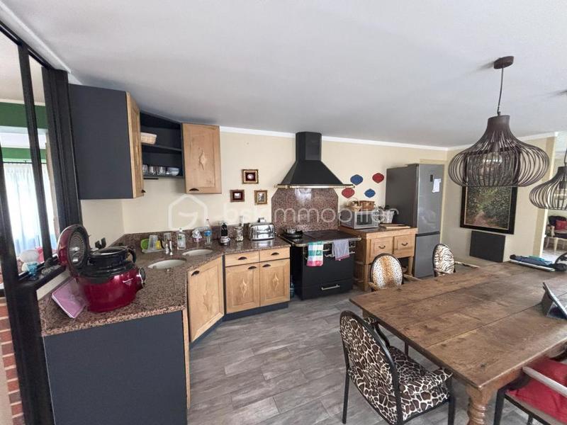 Maison traditionnelle - 200 m² - 6 pièces