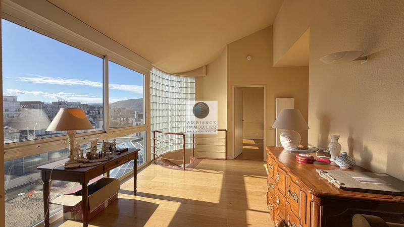 Appartement - 203 m² - 7 pièces