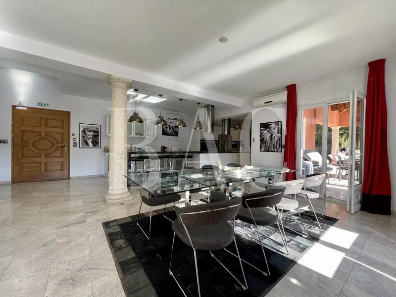 Villa - 430 m² - 12 pièces