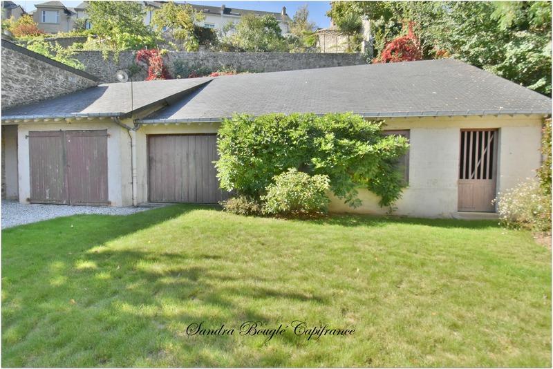 Maison de ville - 239 m² - 8 pièces