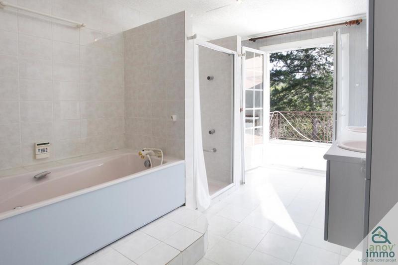 Maison - 166 m² - 7 pièces