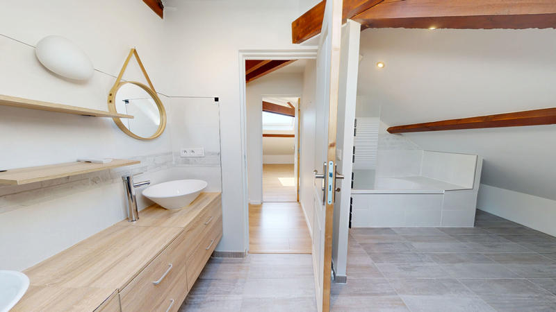 Appartement - 90 m² - 4 pièces