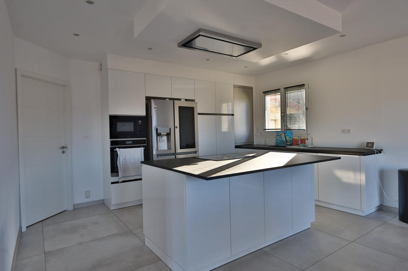 Maison - 200 m² - 4 pièces