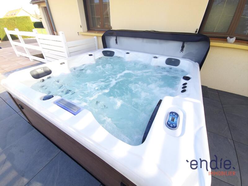 Maison - 200 m² - 6 pièces