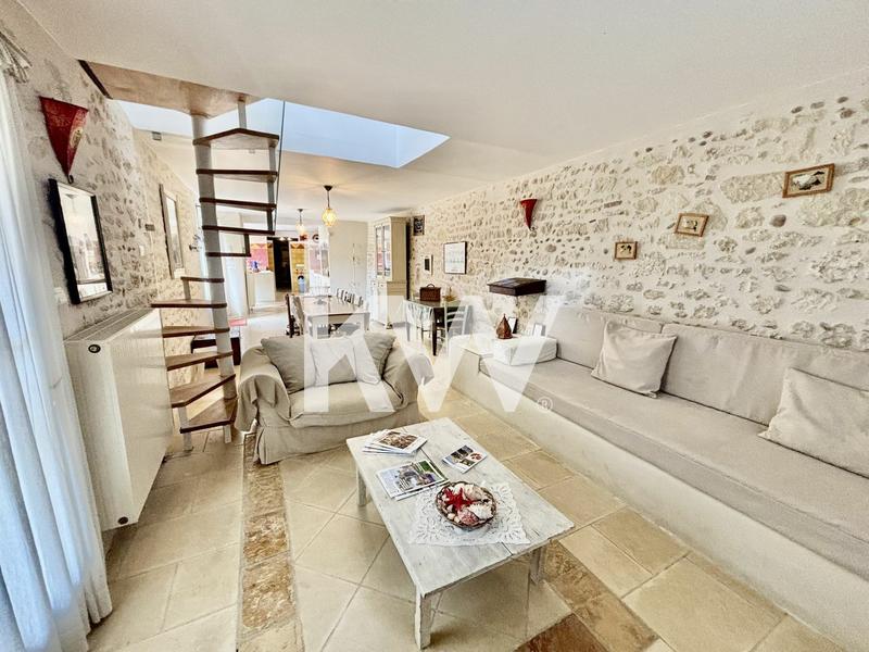 Maison - 300 m² - 11 pièces