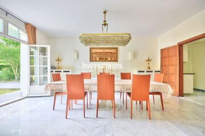 Maison - 498 m² - 14 pièces