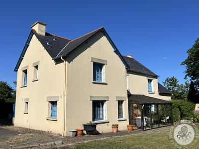 Maison - 163 m² - 7 pièces