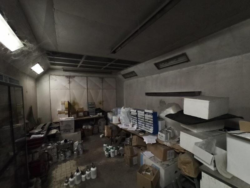 Local commercial - 615 m²