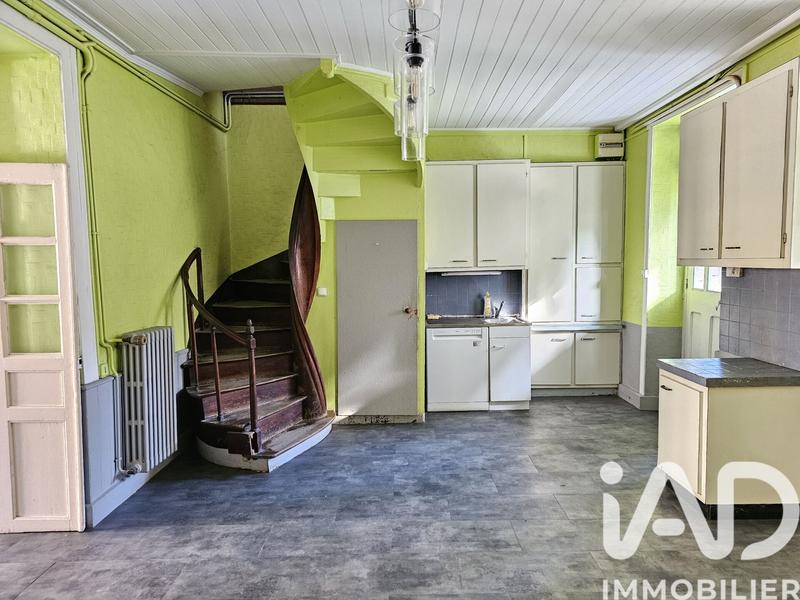 Maison - 220 m² - 10 pièces