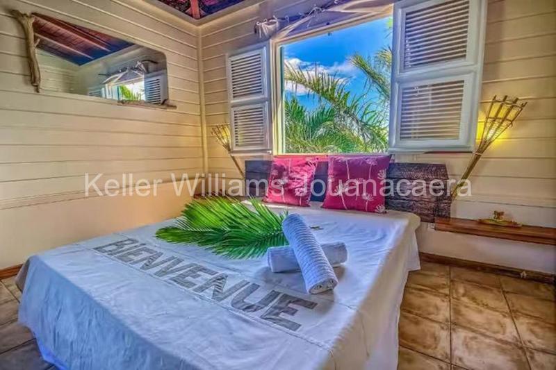 Propriété - 256 m² - 8 pièces